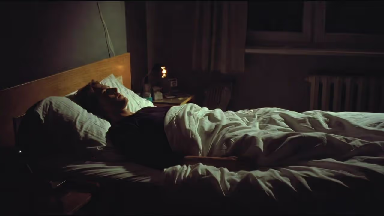 Racing thoughts emerging in a quiet nighttime environment